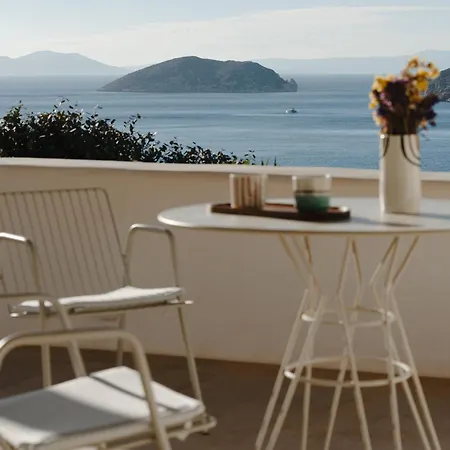 Phosalos Lägenhetshotell 4*